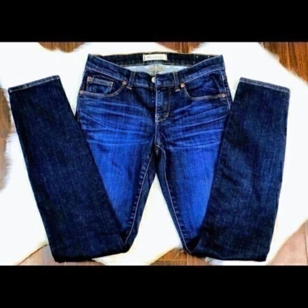 EUC Madewell size 24 dark straight leg jeans
